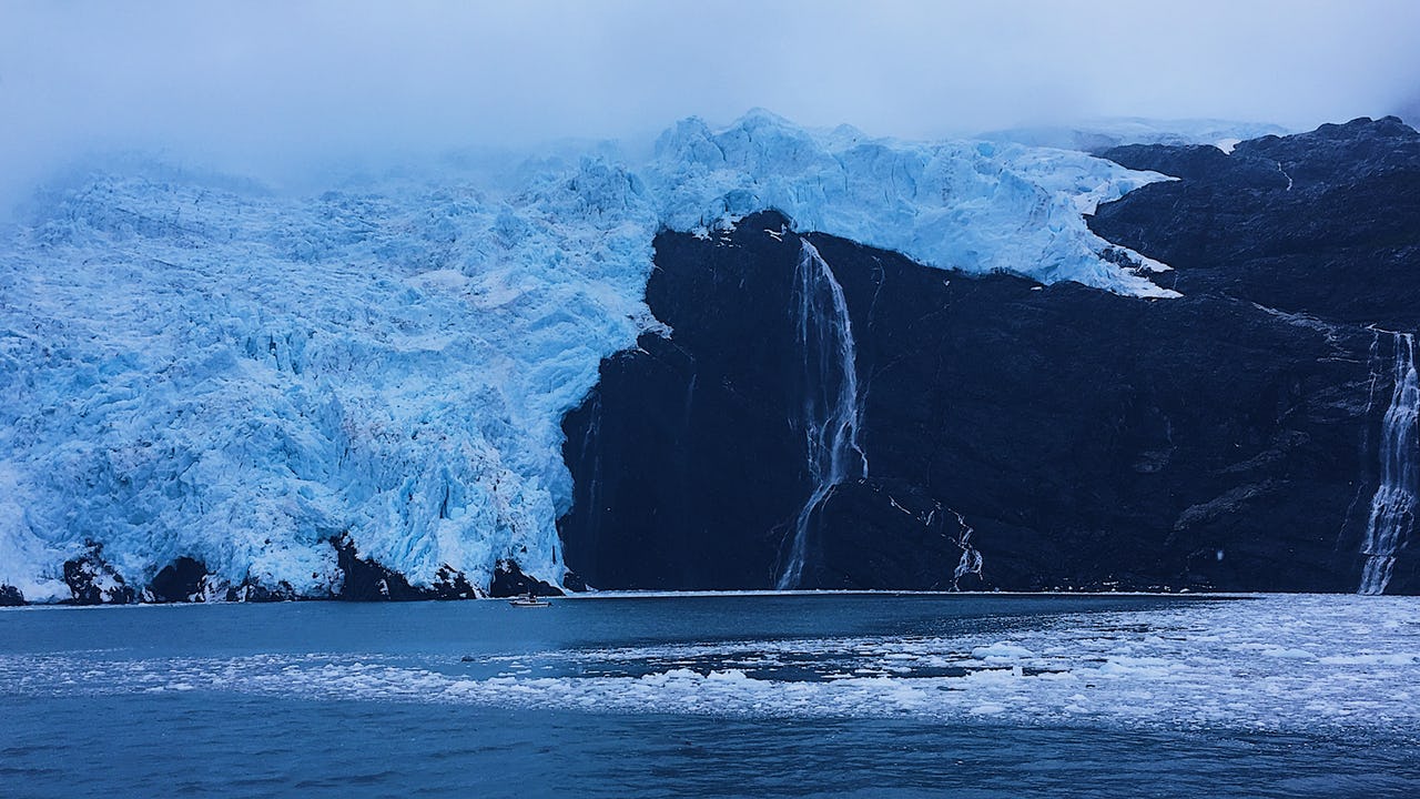 Hanging glacier with body of water