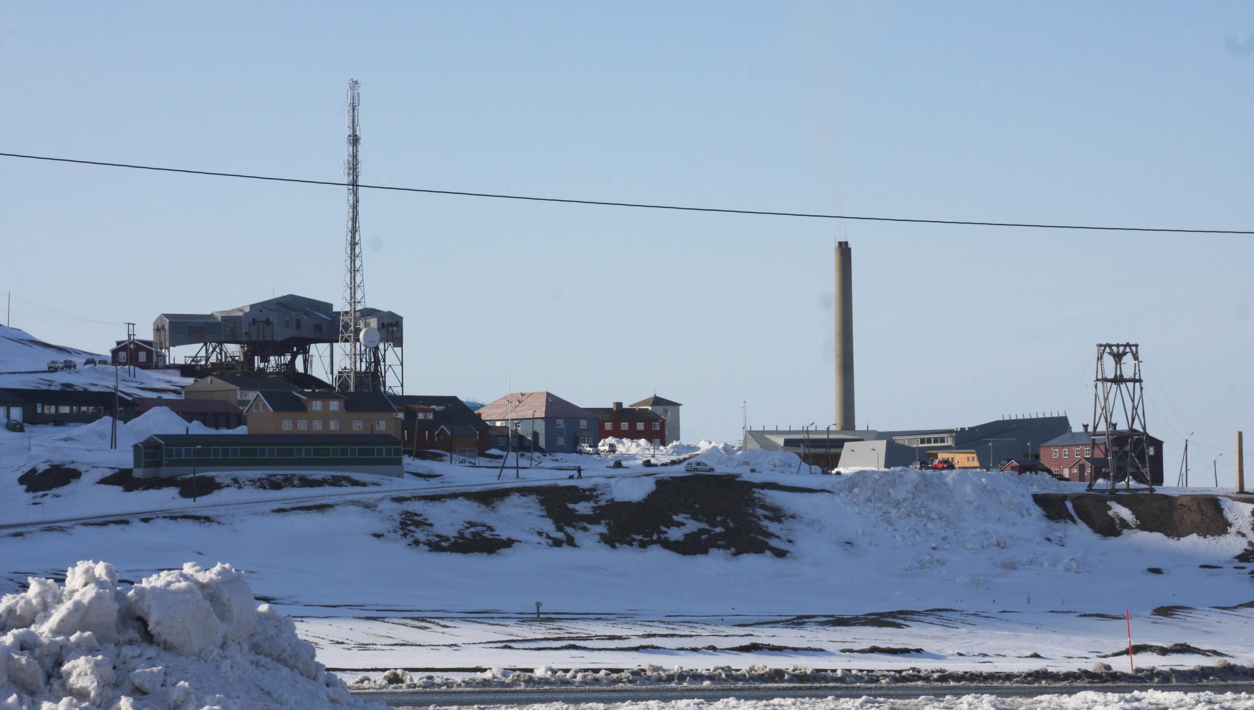 The Skæringa area in Longyearbyen featuring the abandoned coal mining cableway used for transportation of coal